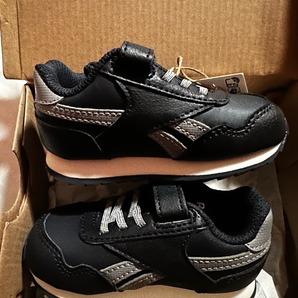 Baby Reebok shoes - Picture 4 of 5